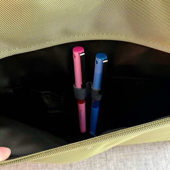 ๐ Green Laptop Bag ๐ - Picture 5 of 5